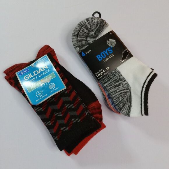 ⭐ 6 Pair Boys Socks Low Cut & Crew Multicolor Gildan Moisture Wickng NWT sz 3-10 - Picture 1 of 5